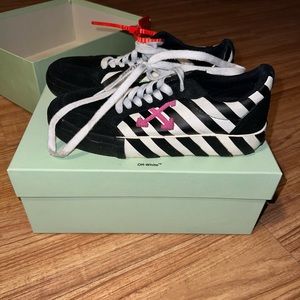 Off-White Arrow Low Vulcanized